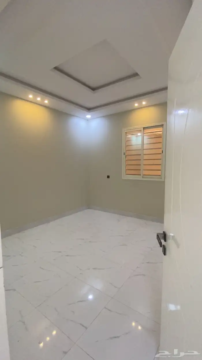 للبيع دور ارضي وروف علوي في حي الراقي خميس مشيط 9