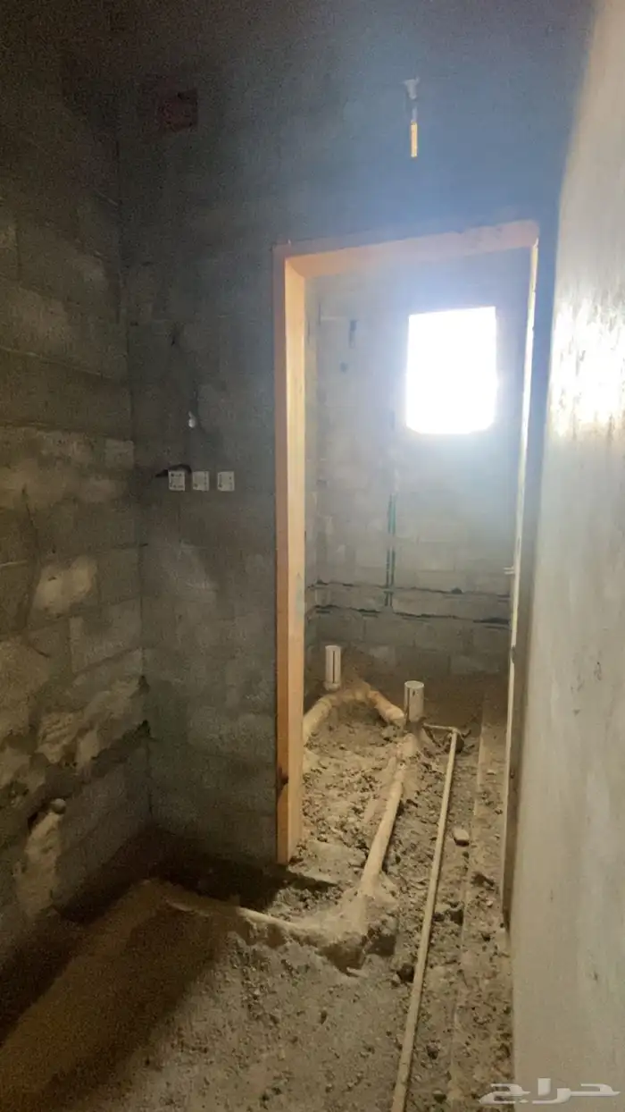 للبيع دور ارضي وروف علوي في حي الراقي خميس مشيط 27