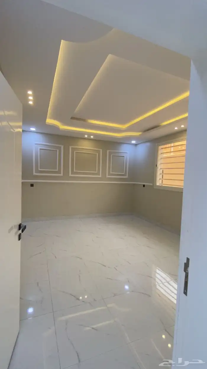 للبيع دور ارضي وروف علوي في حي الراقي خميس مشيط 2