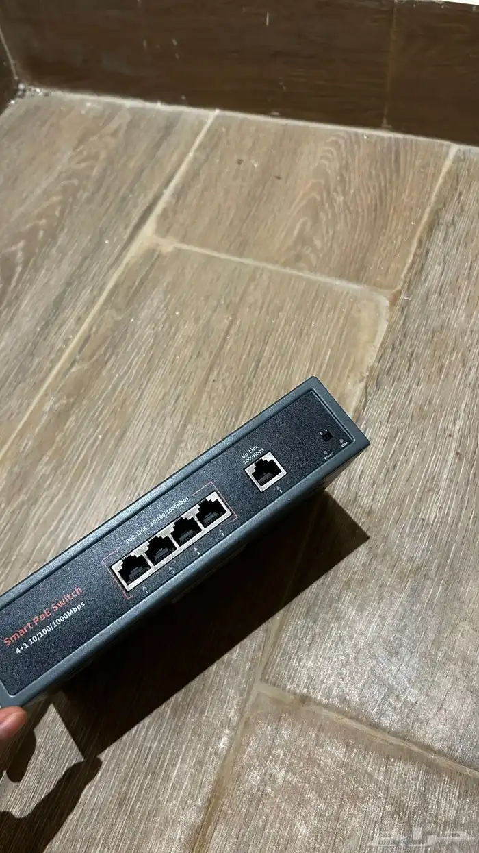 مفتاح شبكي مع دعم الطاقة عبر الإيثرنت 2