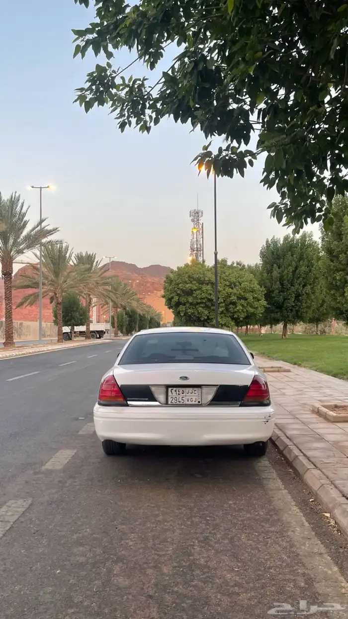 فورد كراون فكتوريا فئة LX (امريكي) 8