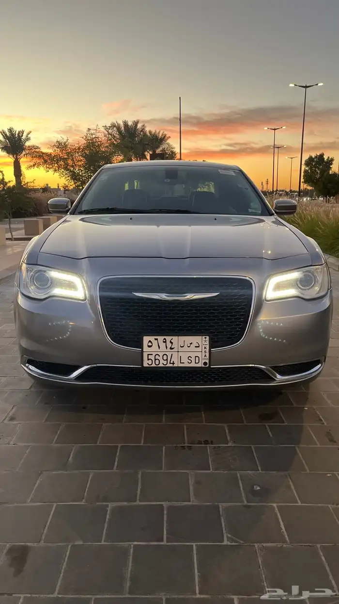 كرايسلر 300c نضيف ممشى قليل 31