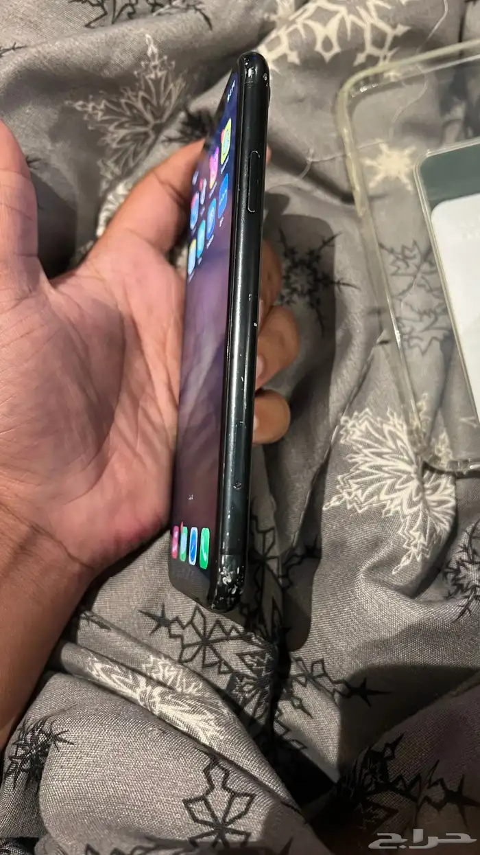 ايفون اكس ار XR اللون اسود للبيع مستعجل 2