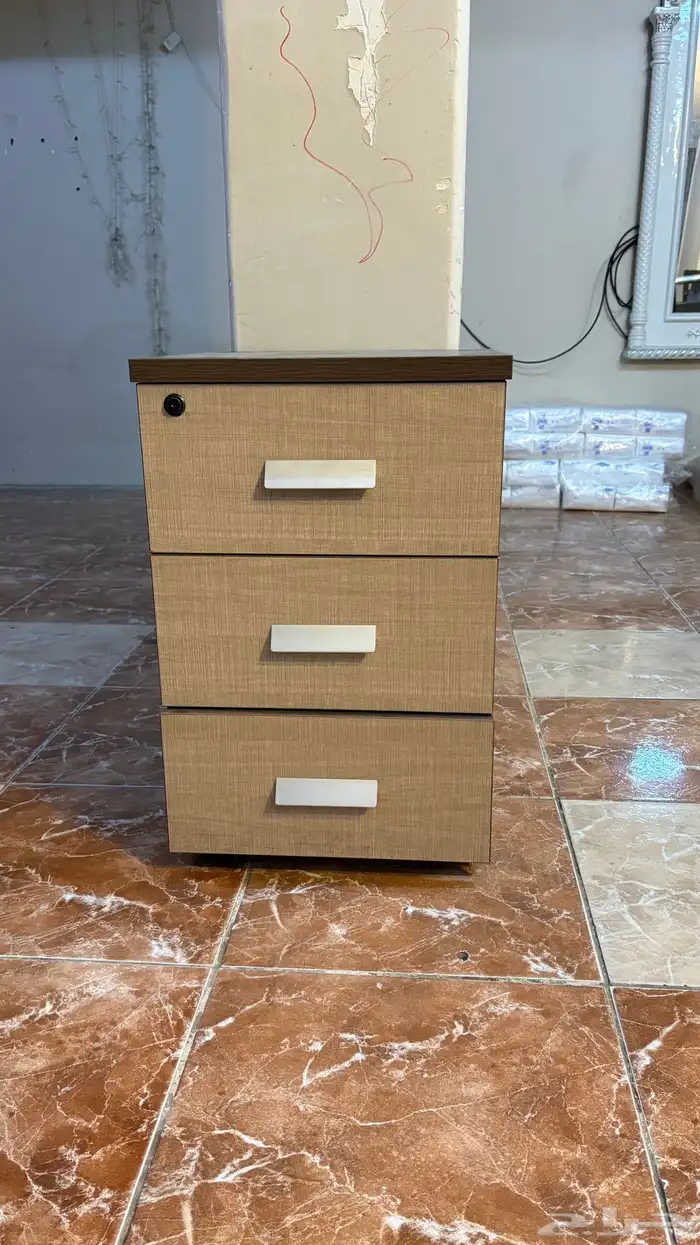 طاولة مكتب 3