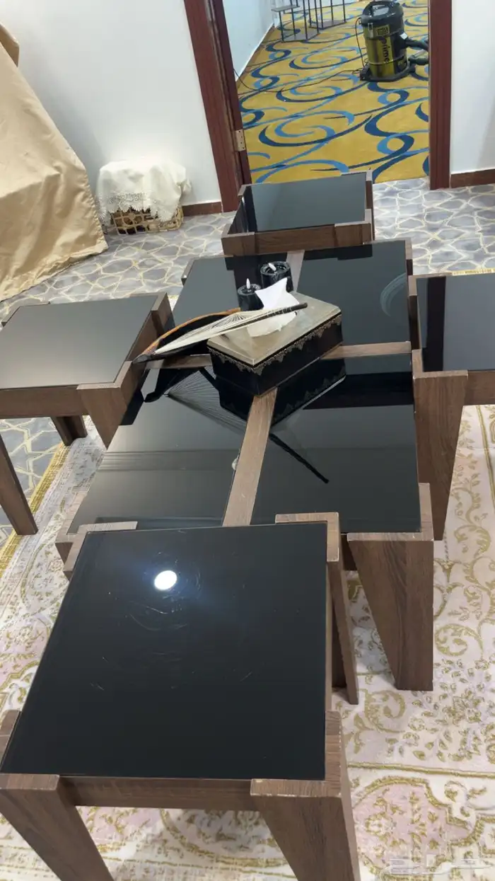 طاولات خشبي بني 3