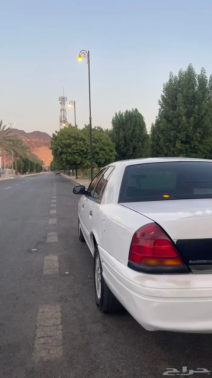 فورد كراون فكتوريا فئة LX (امريكي) 2