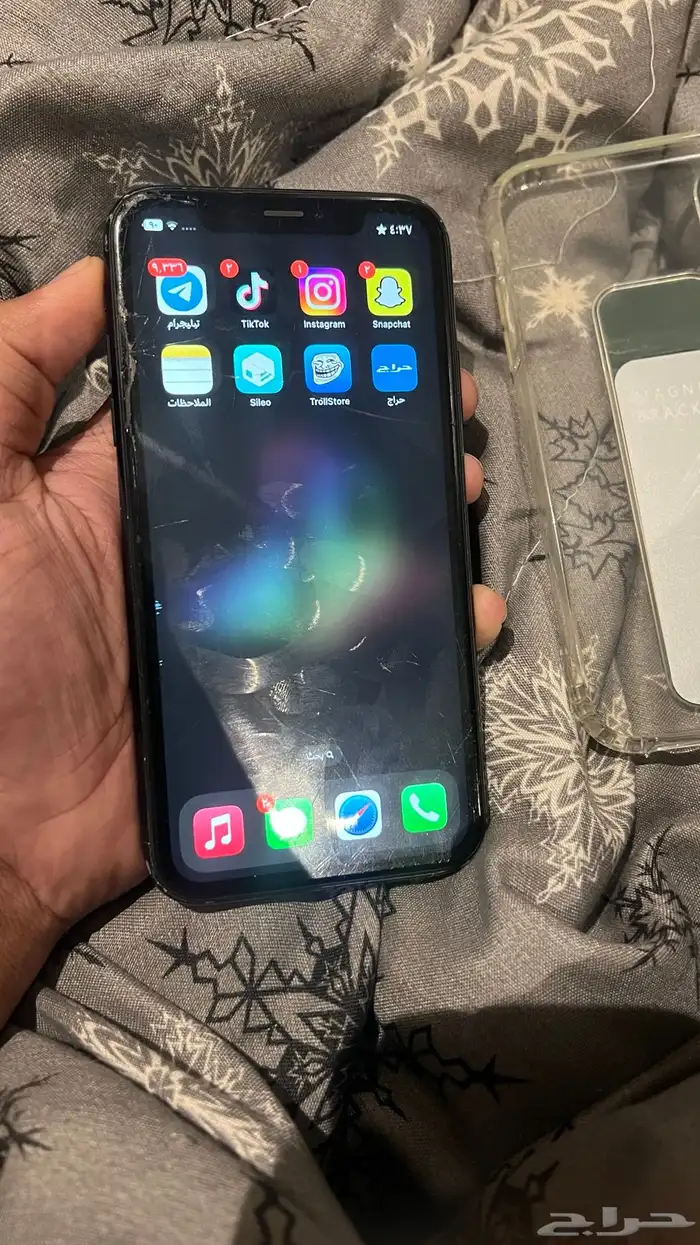 ايفون اكس ار XR اللون اسود للبيع مستعجل 0