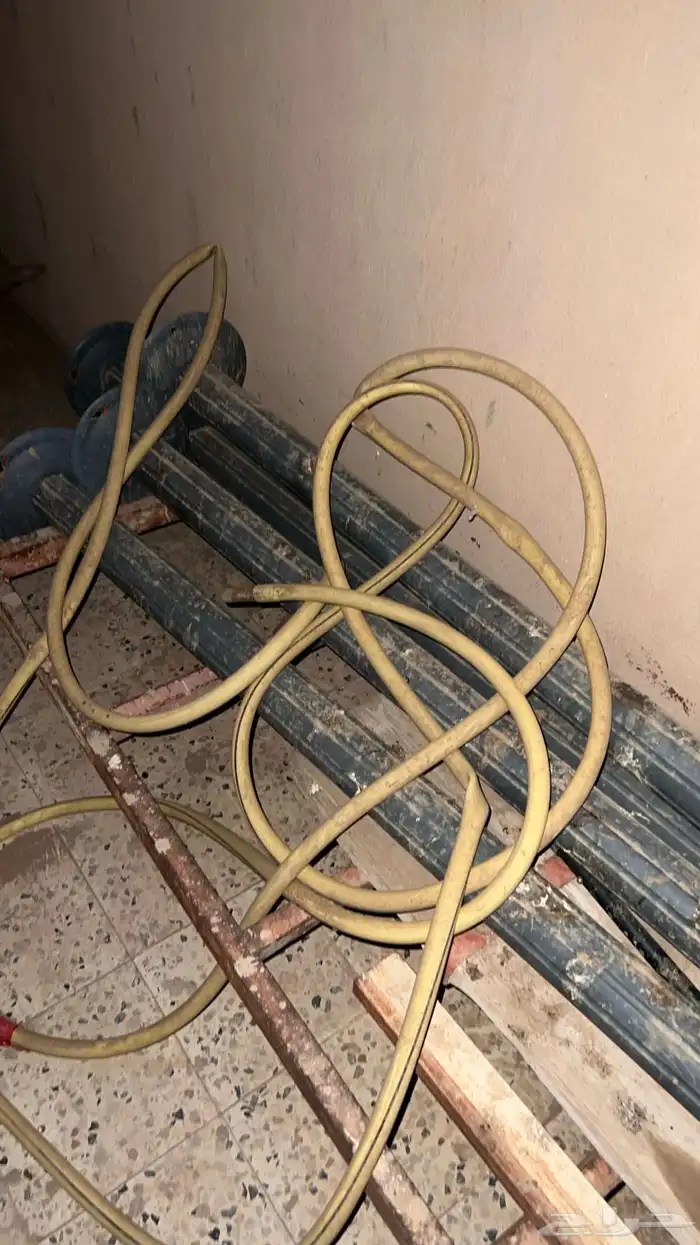 عمدان حقت خيمة بيت بدون الشراع حقتها وا عندي جنط فورد اصلي 0