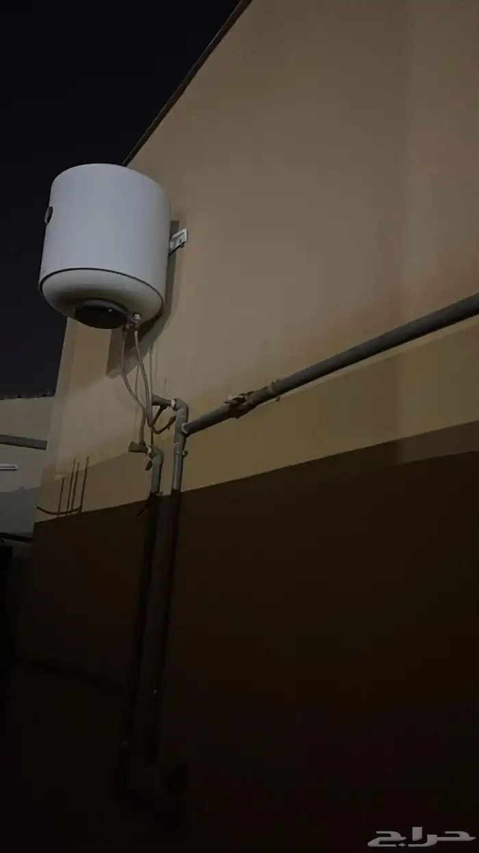 للبيع اجهزة مطعم موجود تانكي ماء كبير وموجود كميرات عدد 7 14