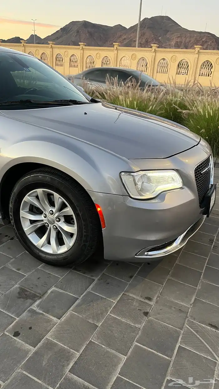 كرايسلر 300c نضيف ممشى قليل 23