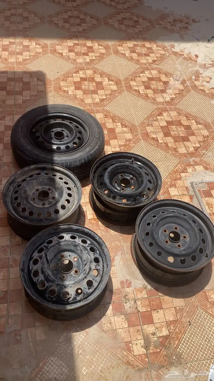 اربع جنوط مقاس 17 وواحد 16 2