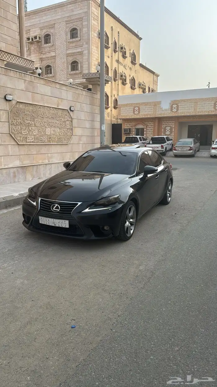 للبيع لكزس is 350 موديل 2015 نظيف جدا 14