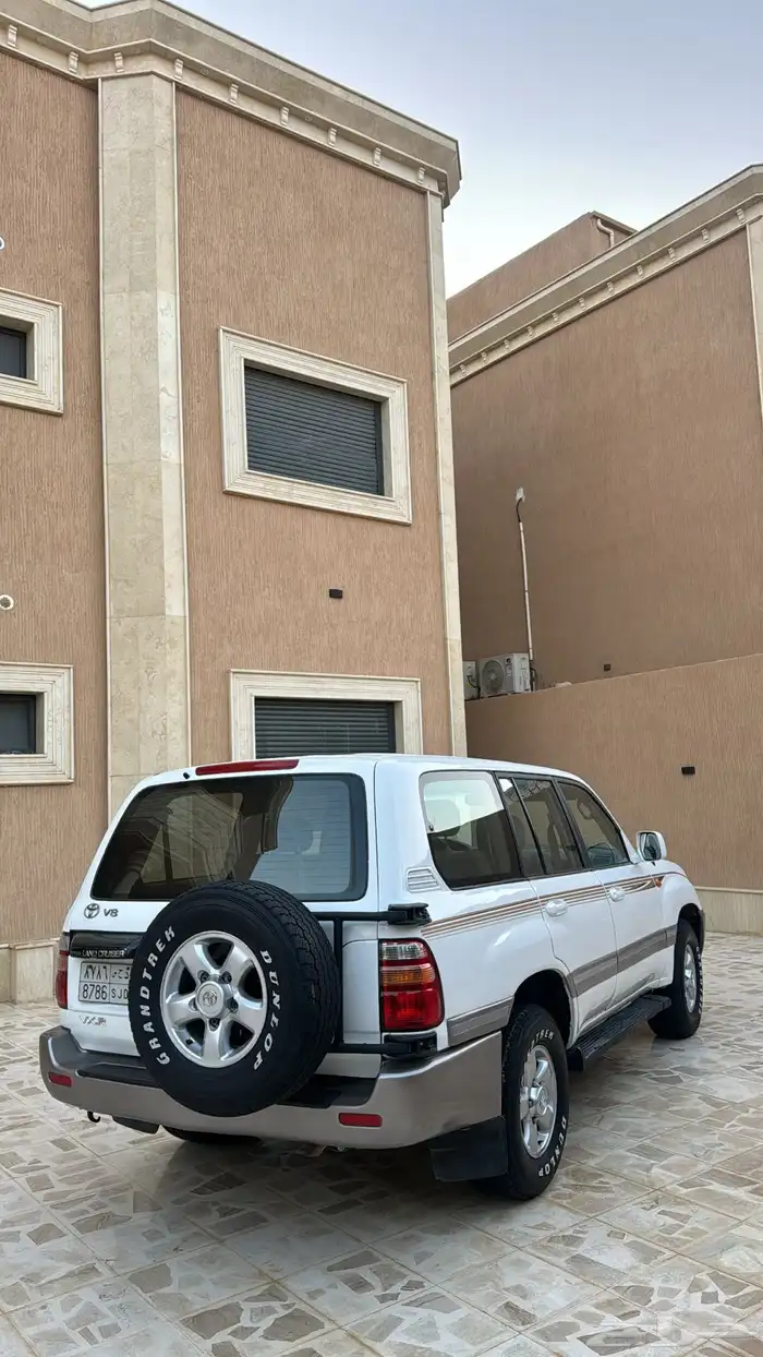 جيب في اكس ار 2000 2