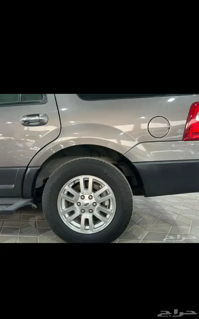 النوع   فورد اكسبيدشن قصير . دبل 9