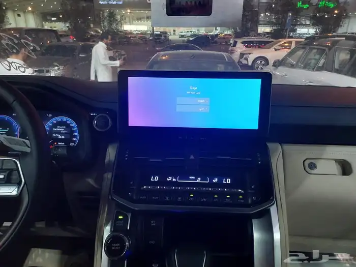 صالون VX بنزين 2025 9