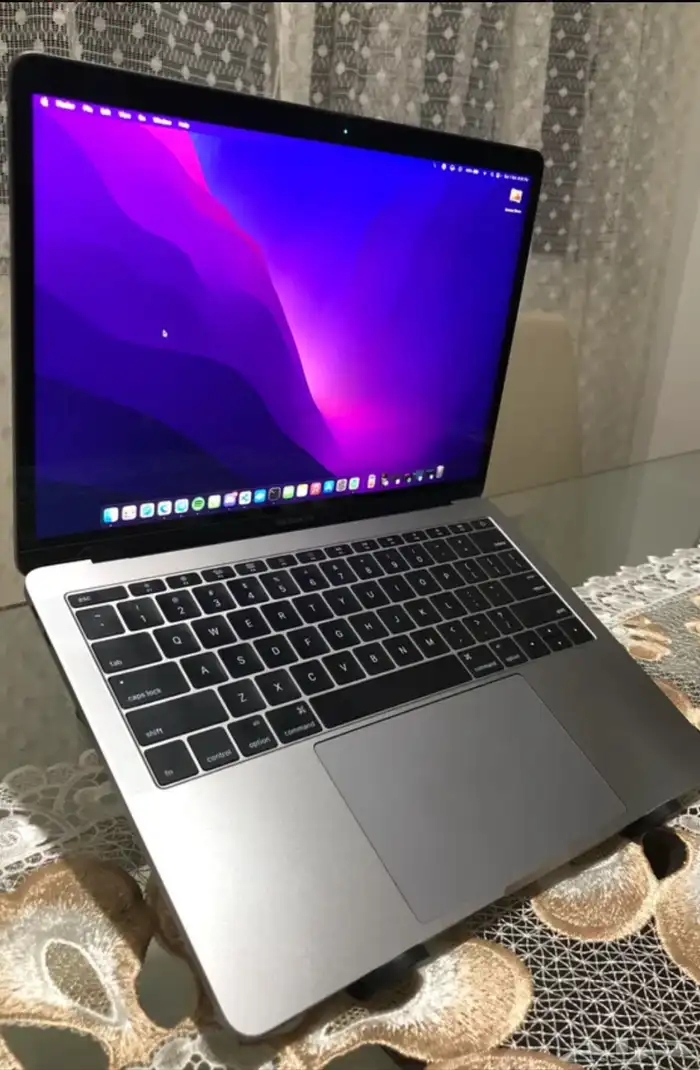 لابتوب ماك بووك برو للبيع   Mackbook Pro for sale 1