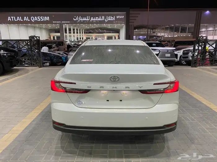 كامري ابيض ستاندر 2025 1