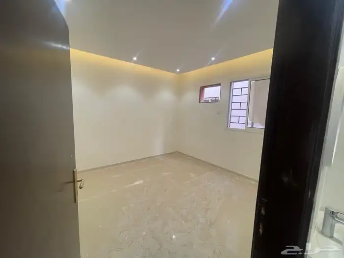 للبيع دور اول 800 الف الرياض حي الرمال 3