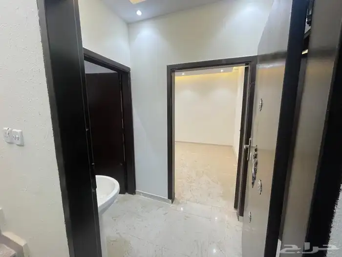 للبيع دور اول 800 الف الرياض حي الرمال 2