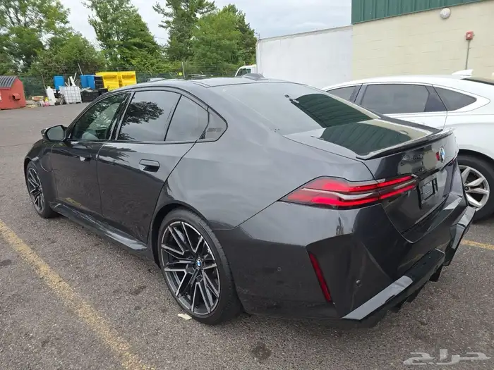 إم 5 الجديد 2026 مكينة V8 مميزة 4.4L 1
