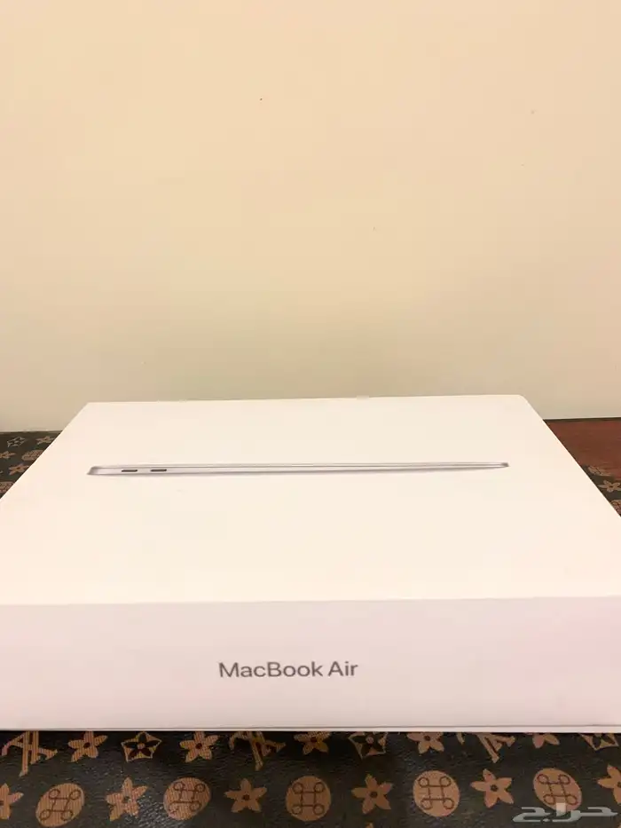 للبيع MacBook Air 13 موديل A2179 2