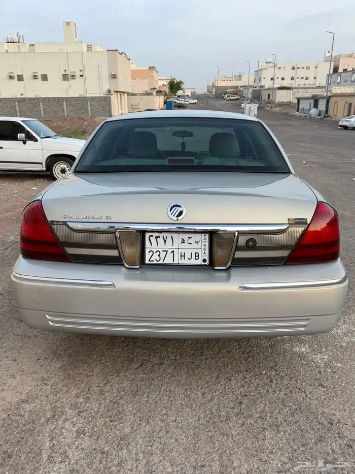 فورد جراند ماركيز 2010 سعودي وكاله 7