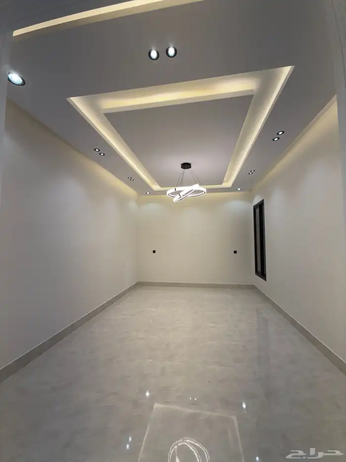 للبيع روفات علويه وادوار ارضيه طريق المدينه العسكريه 10