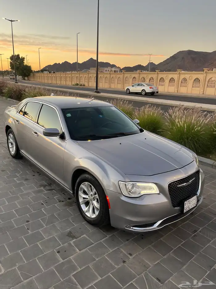 كرايسلر 300c نضيف ممشى قليل 13