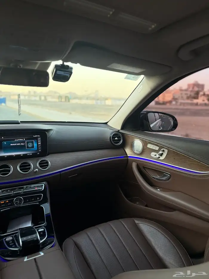 مرسيدس للبيع E300 اللون كحلي 2020 30