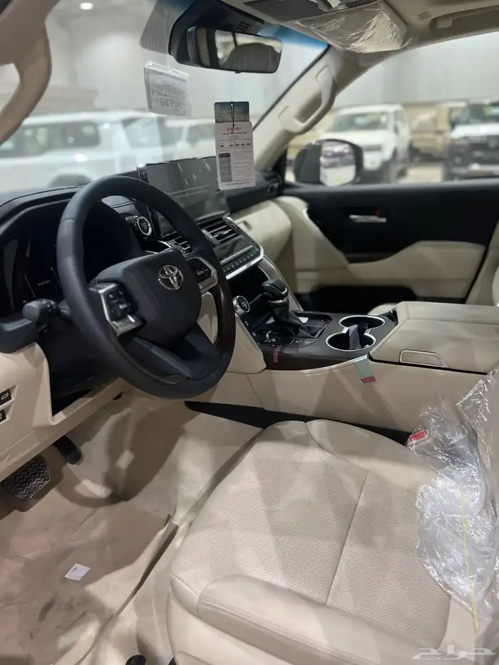 تويوتا لاندكروزر GXRL4 بنزين 2025 7