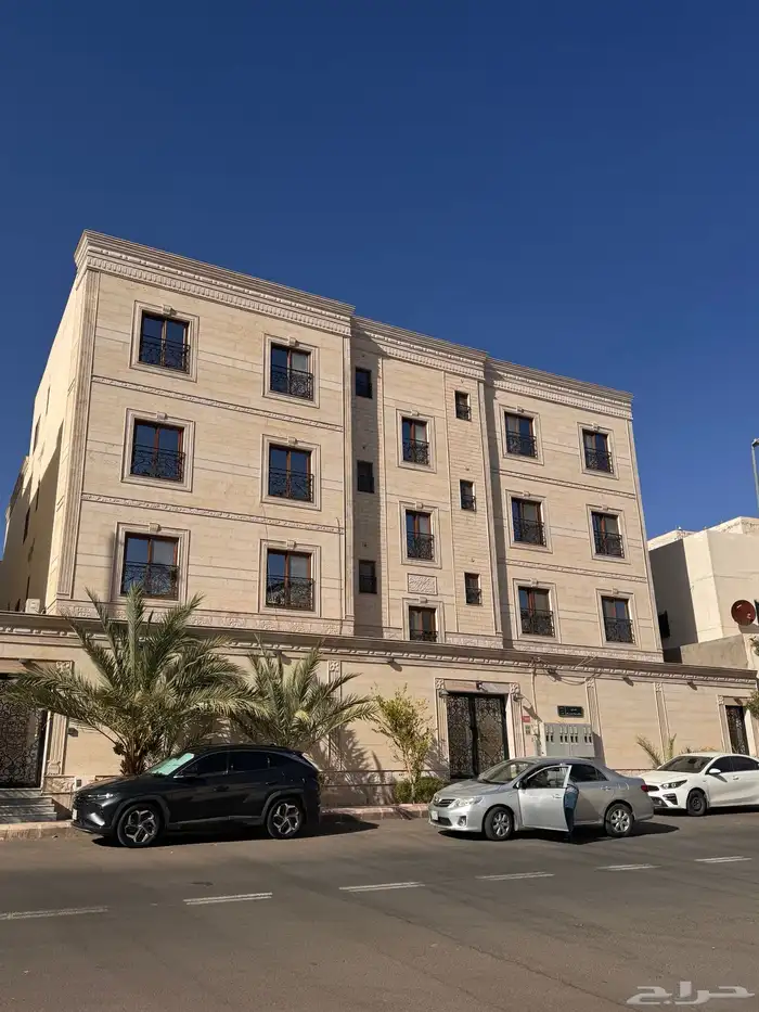 عمارة وفيلا للبيع في حي الإسكان 0
