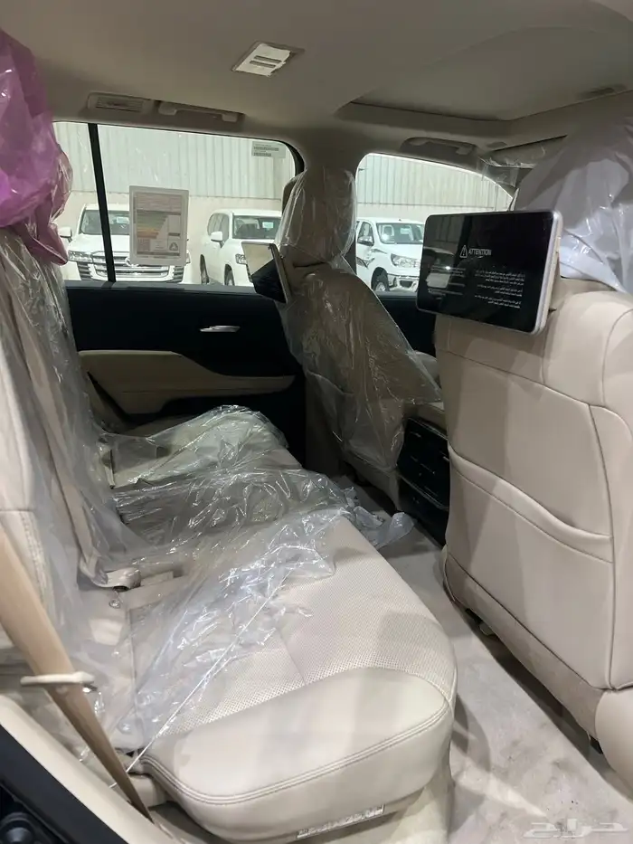 تويوتا لاندكروزر GXRL4 بنزين 2025 13