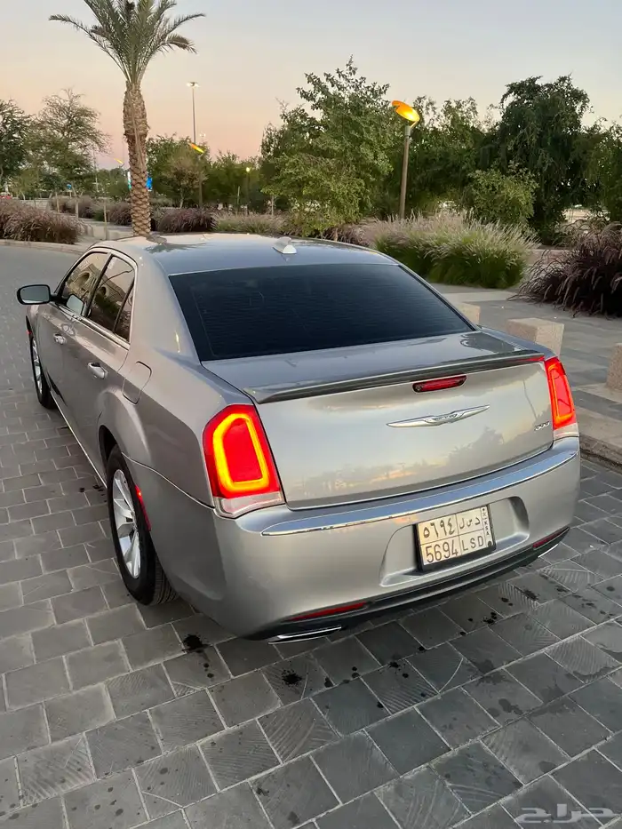 كرايسلر 300c نضيف ممشى قليل 10