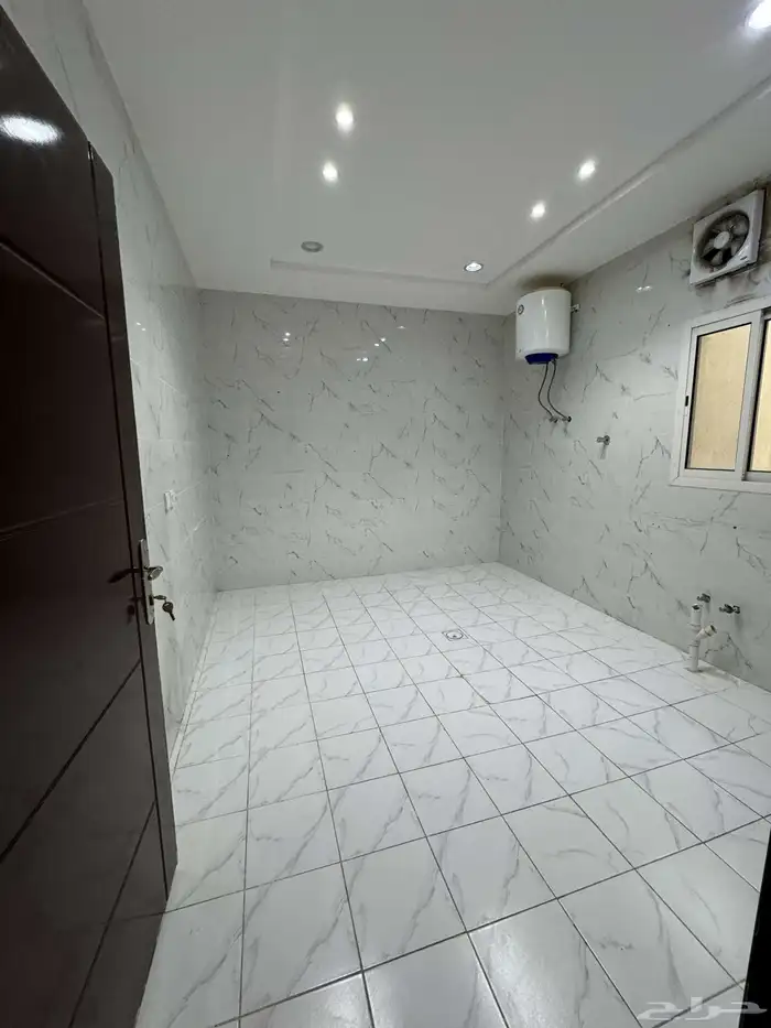 شقة للايجار في البيان 4