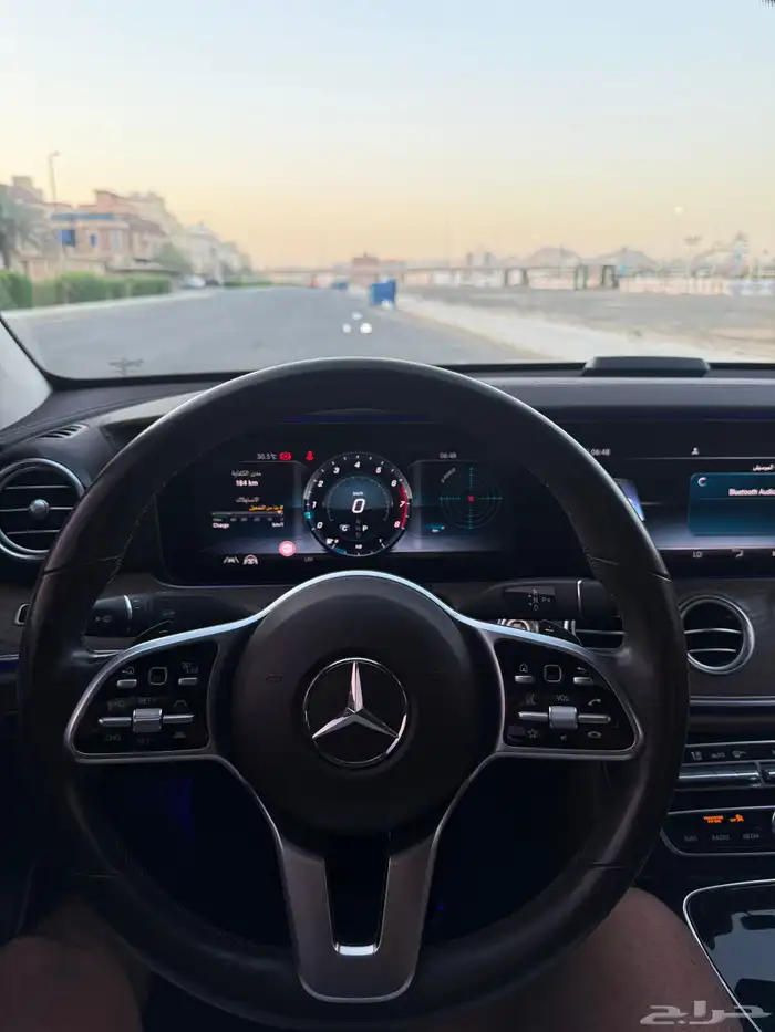 مرسيدس للبيع E300 اللون كحلي 2020 36
