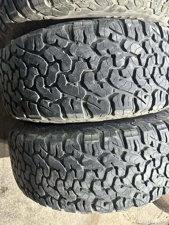 جنوط فيول فرد f150 مع كفرات نص حجري مقاس 17 9