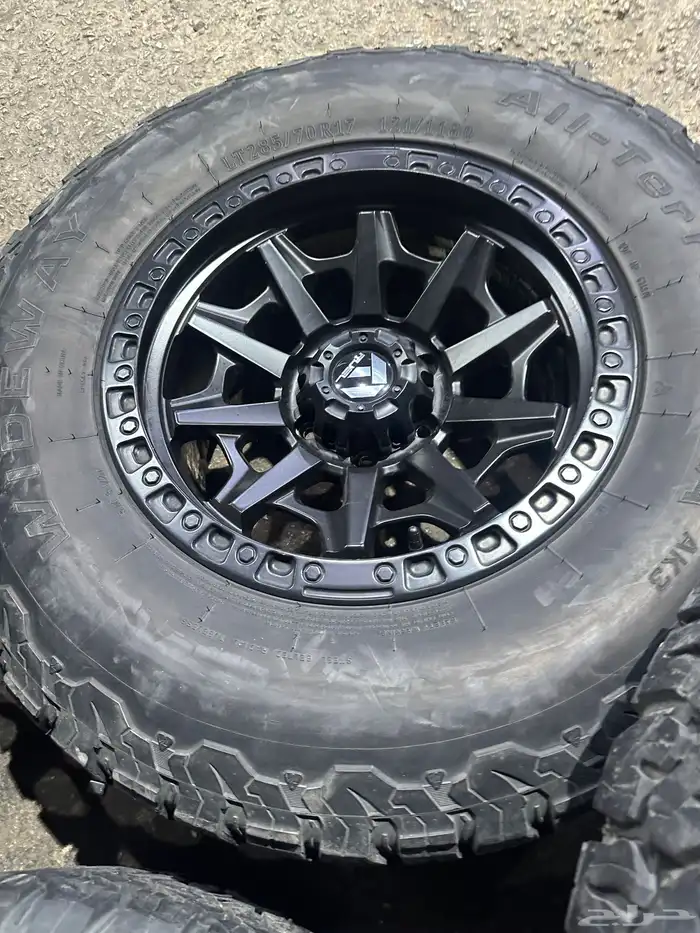 جنوط فيول فرد f150 مع كفرات نص حجري مقاس 17 10
