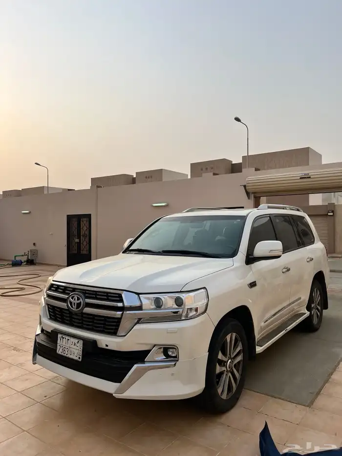 لاندكروزر GXR نظيف عالشرط 0