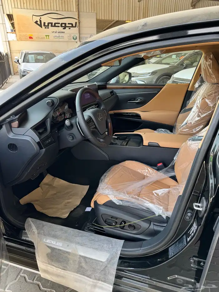 لكزس ES350 فئة CC بنزين 2025 8