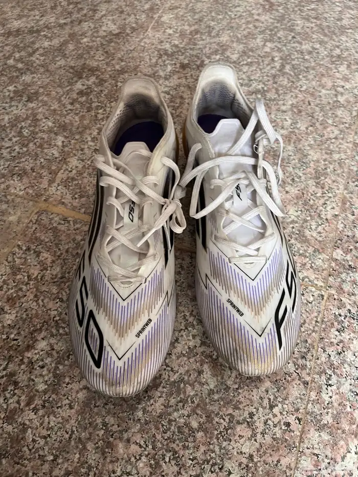 حذيان كوره للبيع f50 5