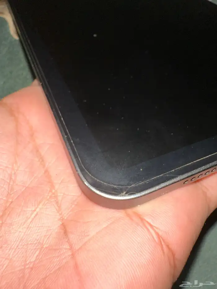 ايباد مني 6 على سوم سومه تحت900 لن انظر لها ولا ارد عليه 6