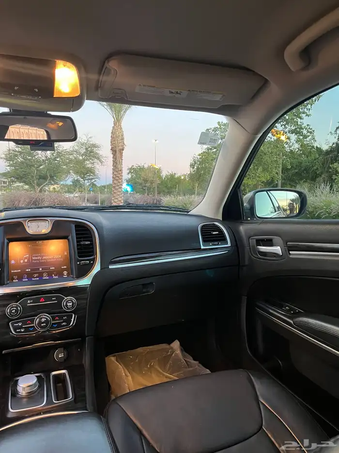 كرايسلر 300c نضيف ممشى قليل 14