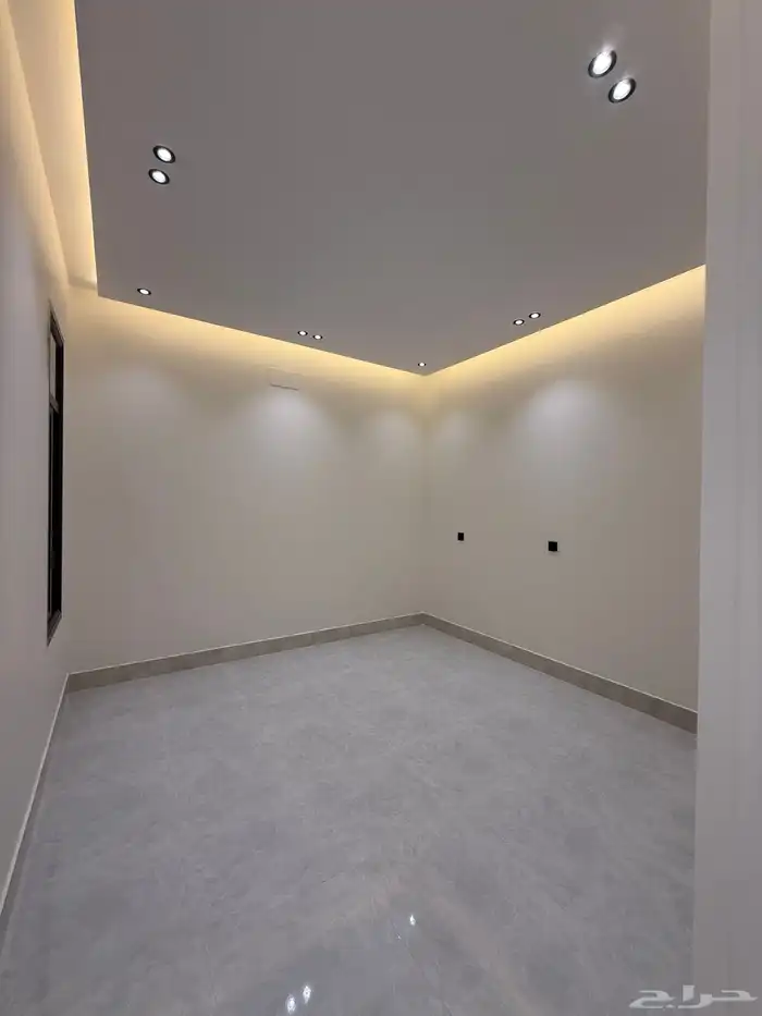 للبيع روفات علويه وادوار ارضيه طريق المدينه العسكريه 19