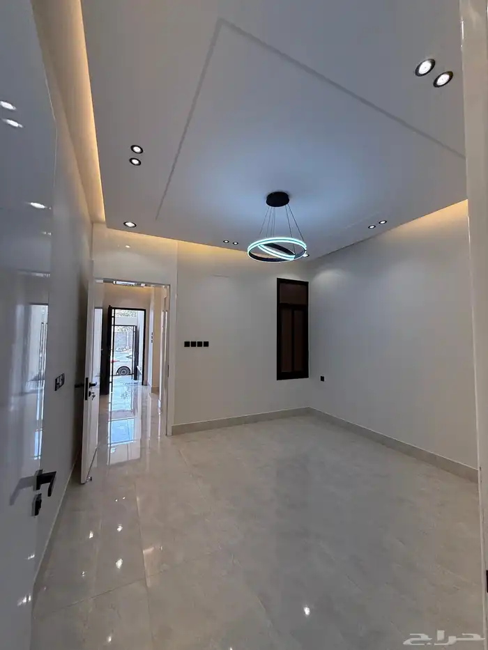 للبيع روفات علويه وادوار ارضيه طريق المدينه العسكريه 9