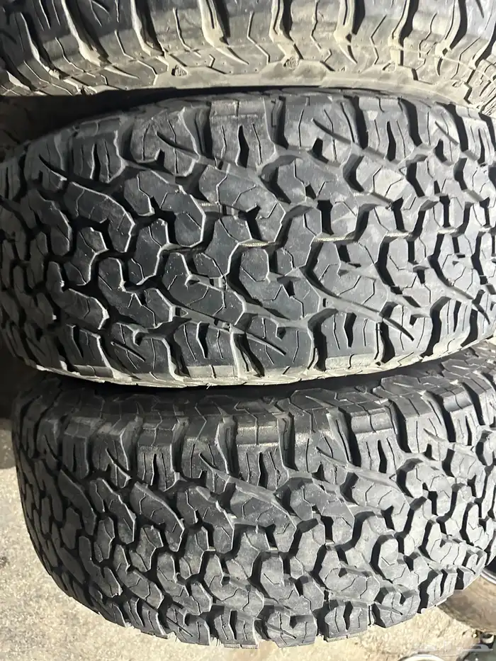 جنوط فيول فرد f150 مع كفرات نص حجري مقاس 17 5