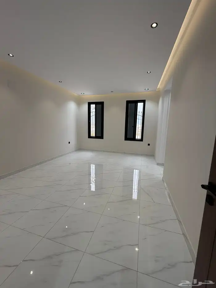 للبيع فيلا دورين وملحق vip شمال التضامن خميس مشيط 27