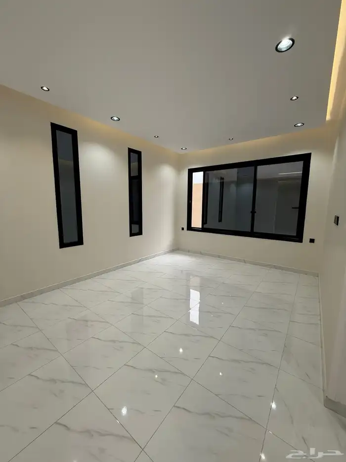 للبيع فيلا دورين وملحق vip شمال التضامن خميس مشيط 17