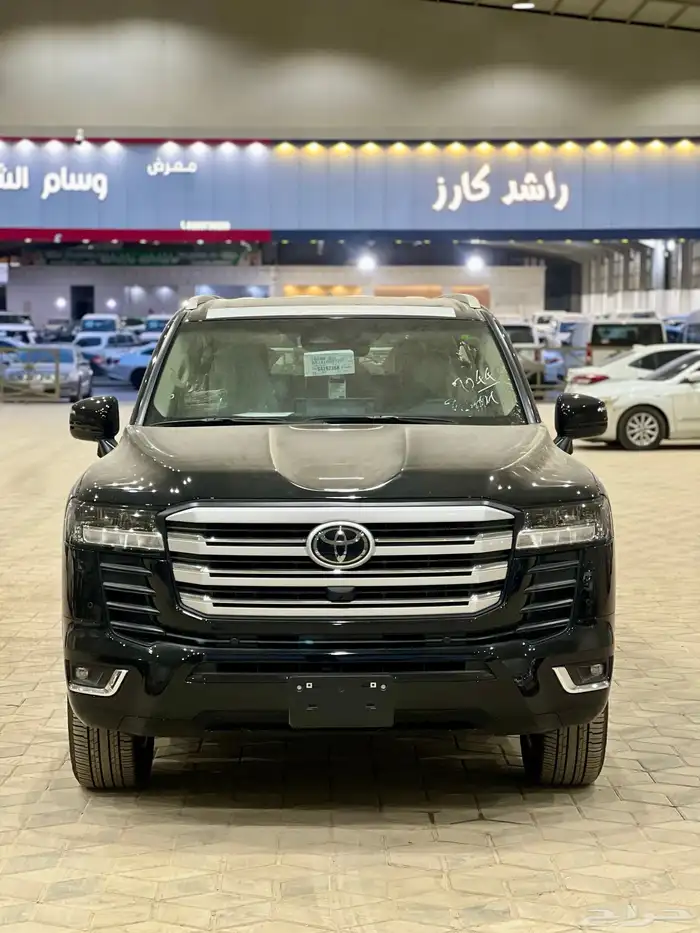 تويوتا لاندكروزر GXRL4 بنزين 2025 5