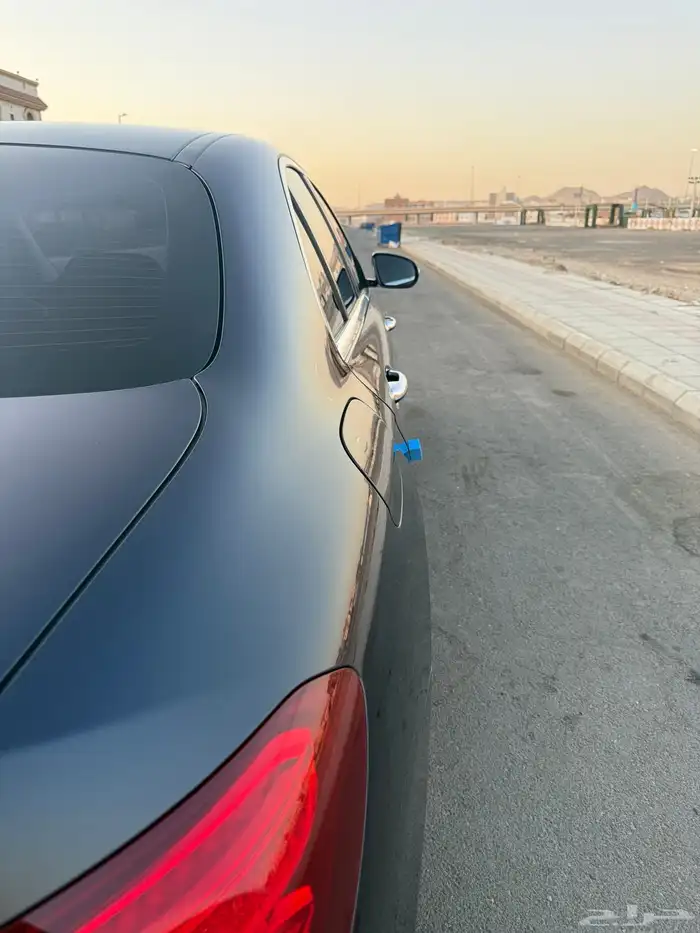 مرسيدس للبيع E300 اللون كحلي 2020 11