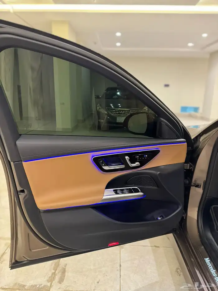 مرسيدس E200 2024 فل كامل شبه أصفار 11